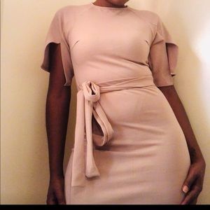 🌷Boohoo Split Sleeve Tie Waist Wiggle Dress🌷